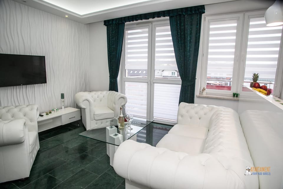 TV and multimedia, Balcony/Terrace, Living room, Seating area