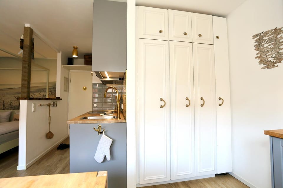 Kitchen or kitchenette, wardrobe
