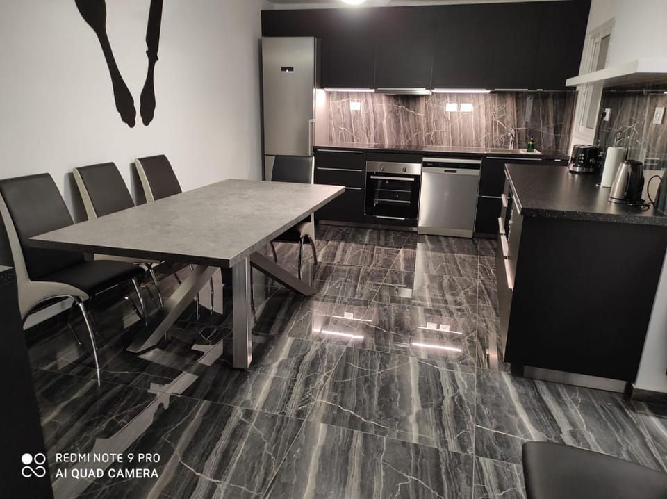 Kitchen or kitchenette, Living room, Dining area