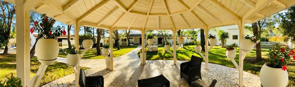 Garden, Photo of the whole room