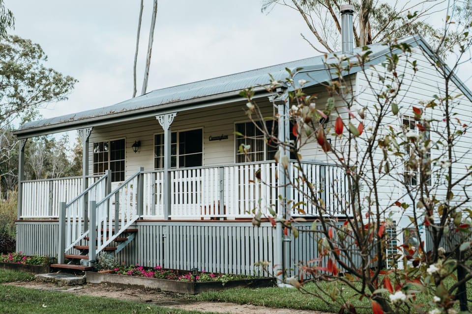 Granite Gardens Cottages & Lake Retreat Bed and Breakfast in Queensland