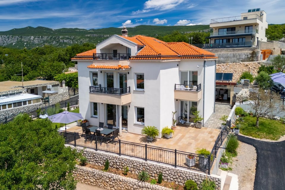 Property building, Bird's eye view