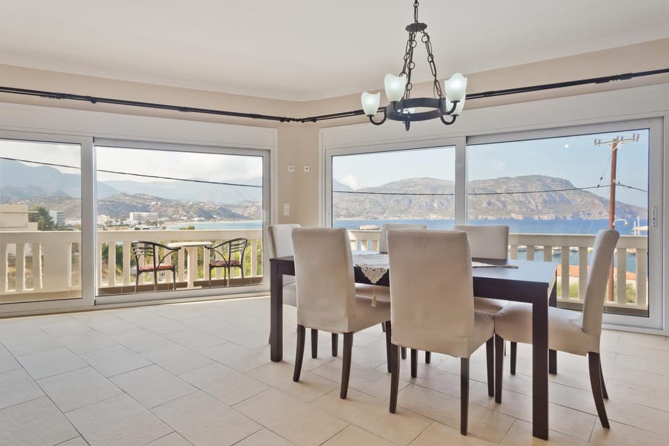 Neighbourhood, Living room, Decorative detail, Dining area, Beach, Sea view, Shopping Area