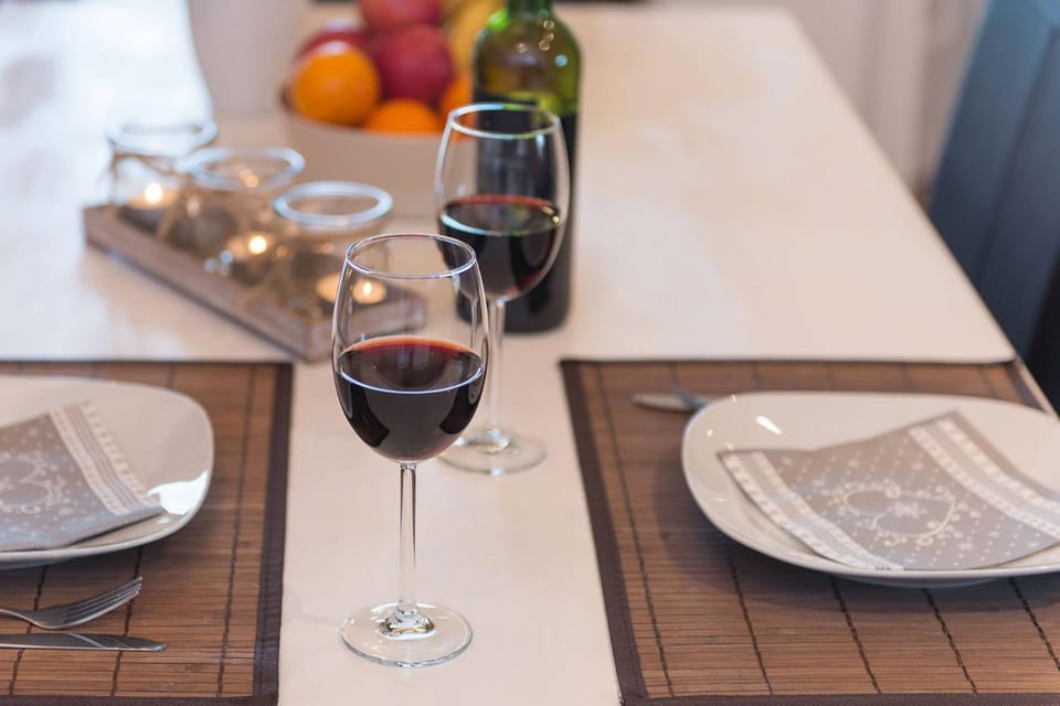 Food and drinks, Dining area, Food, Lunch, Dinner, Drinks, Alcoholic drinks