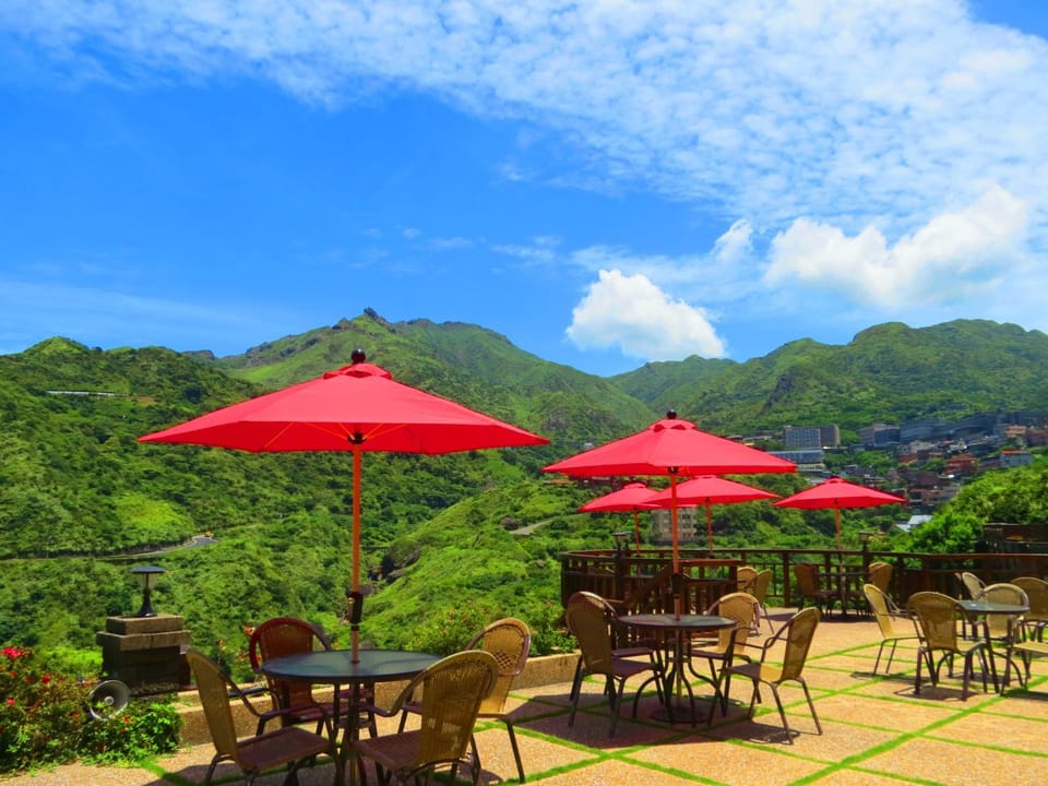 Restaurant/places to eat, Restaurant/places to eat, Spring, Off site, Day, Natural landscape, Summer, View (from property/room), Balcony/Terrace, Autumn, Mountain view