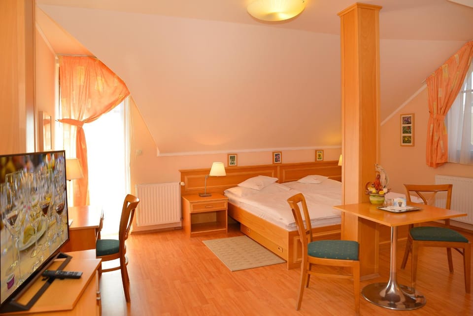 Other, Photo of the whole room