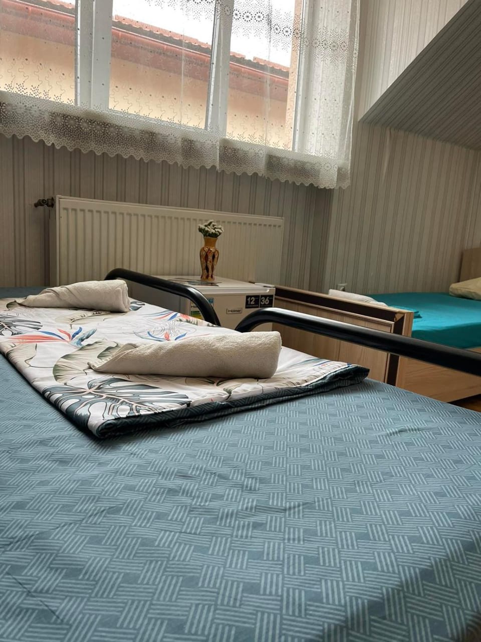 Bed, Living room, Photo of the whole room, Seating area, Bedroom