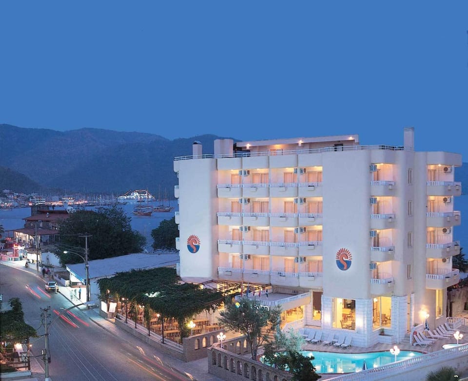 Property building, Night, Bird's eye view