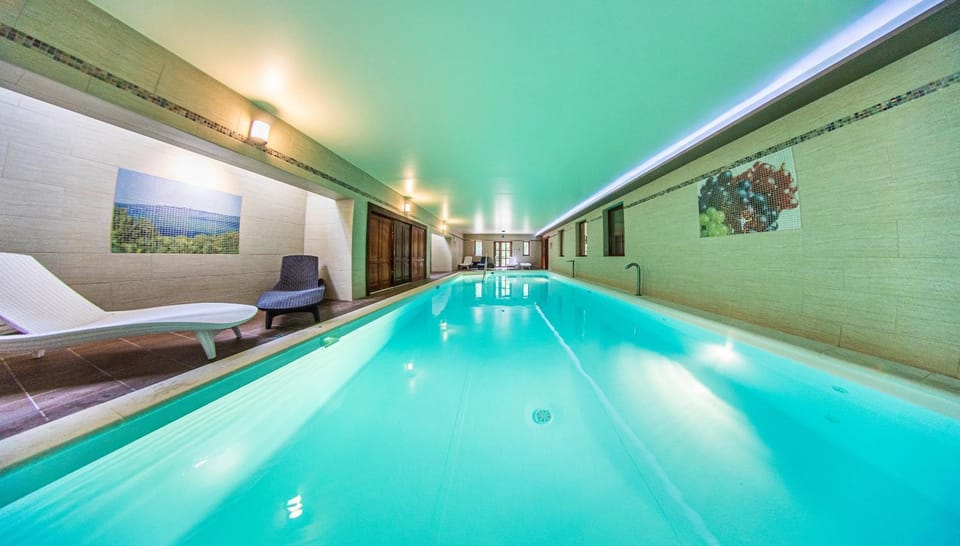 Swimming pool, Swimming pool