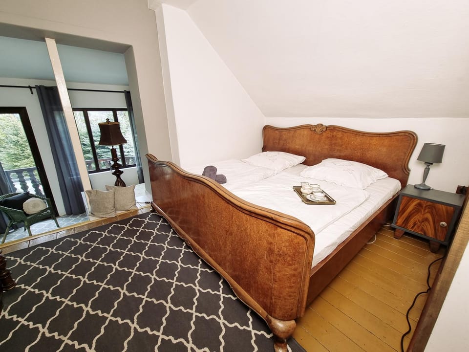 Bed, Photo of the whole room