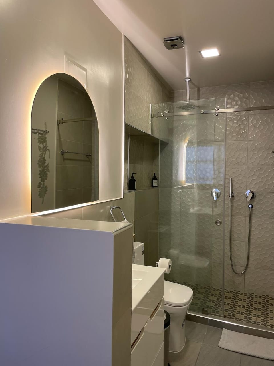 Shower, Toilet, Bathroom