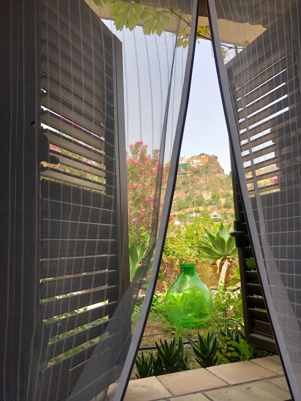 Balcony/Terrace, City view, Garden view, Landmark view, Mountain view