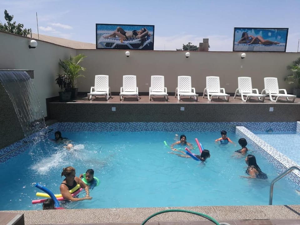 Swimming pool