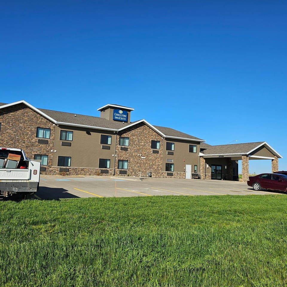 Property building, Day, Parking