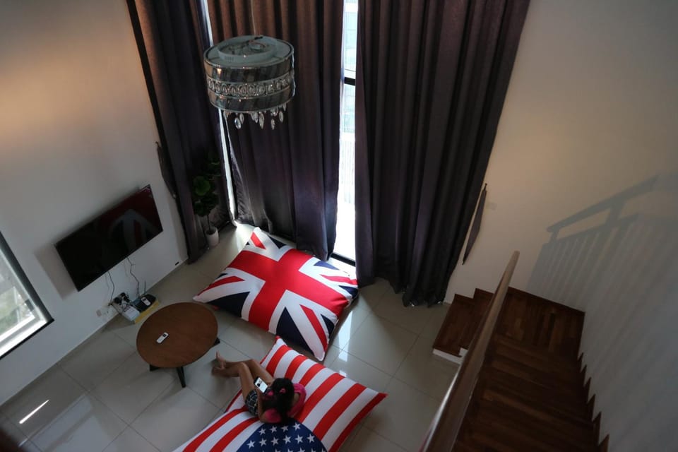 Vince's ICity Soho Homestay water park red carpet shah alam light city central Vacation rental in Selangor, Malaysia