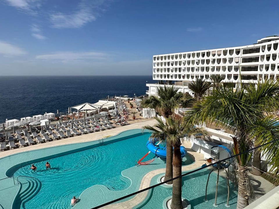 Pool view, Sea view