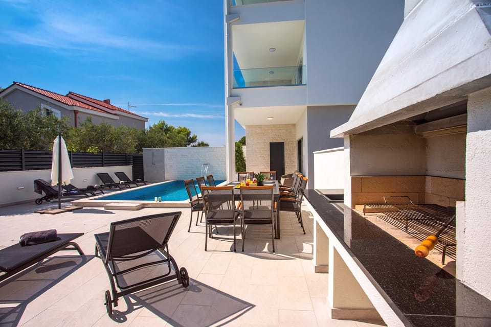 BBQ facilities, Garden, Balcony/Terrace, Lounge or bar, Entertainment