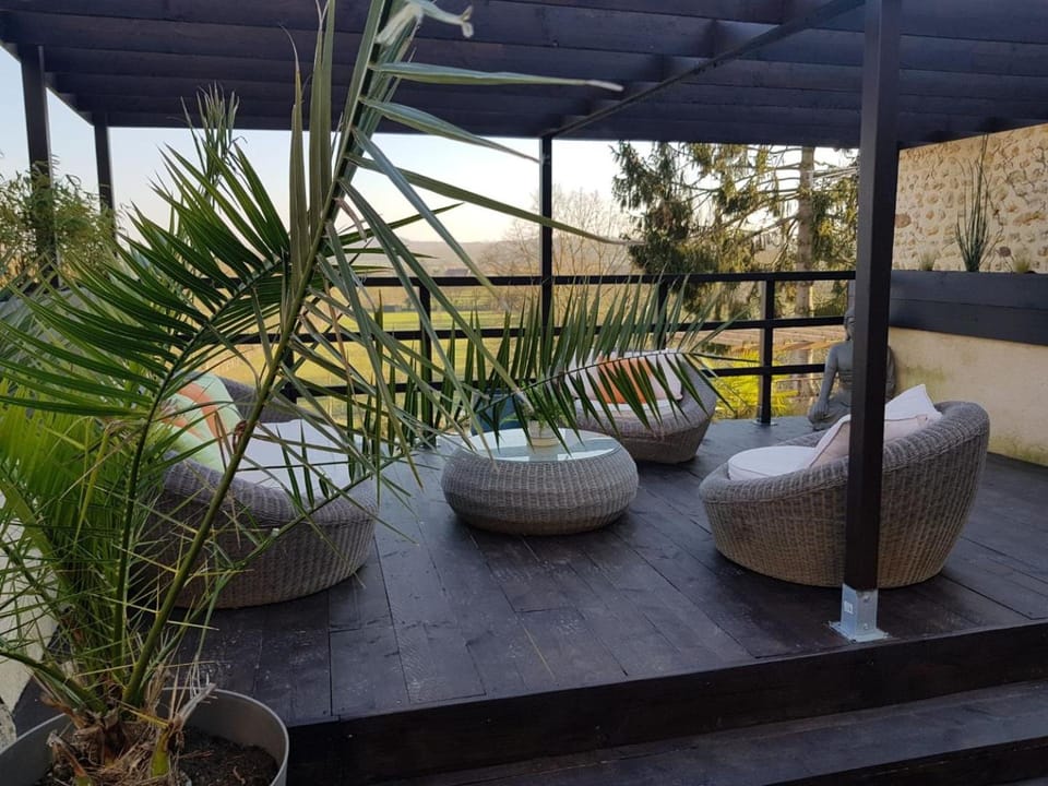 Garden view, River view