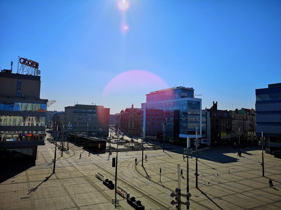 Neighbourhood, Street view