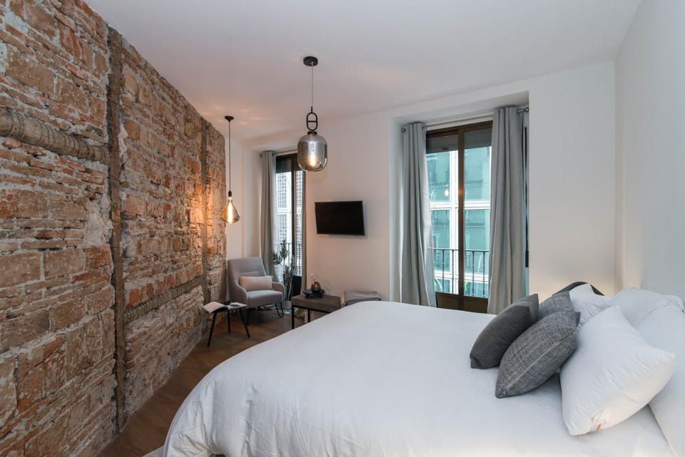 Bed, Photo of the whole room, Bedroom