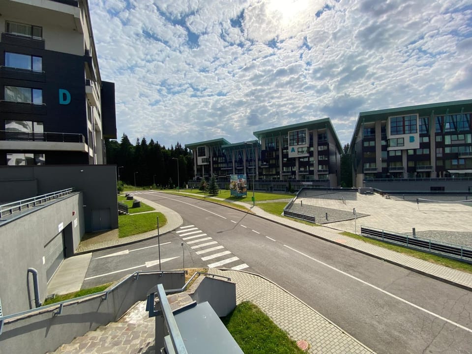 Property building, Day, Neighbourhood