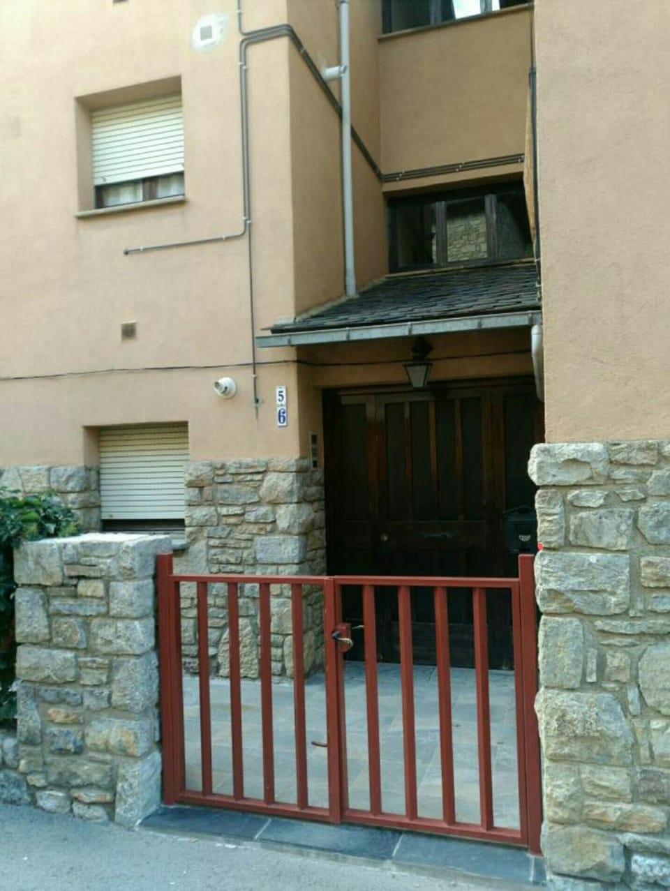 Facade/entrance