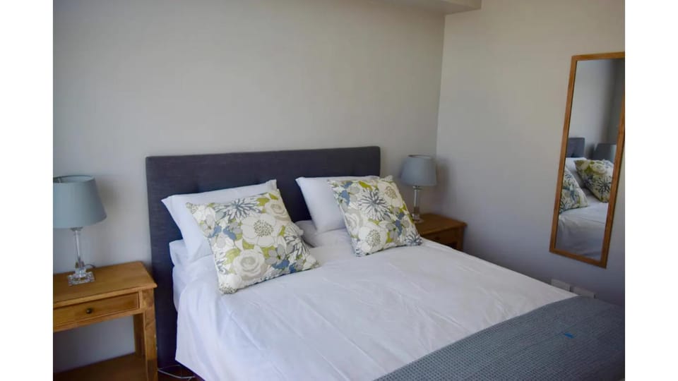 1Bedroom With TableMountain View Apartment in Cape Town