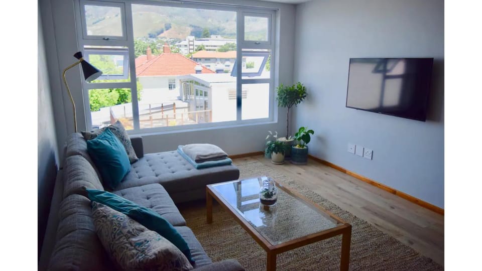 1Bedroom With TableMountain View Apartment in Cape Town