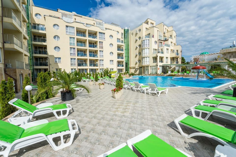 Property building, Pool view, Swimming pool