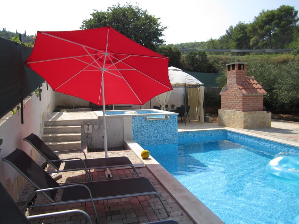 Swimming pool, Swimming pool