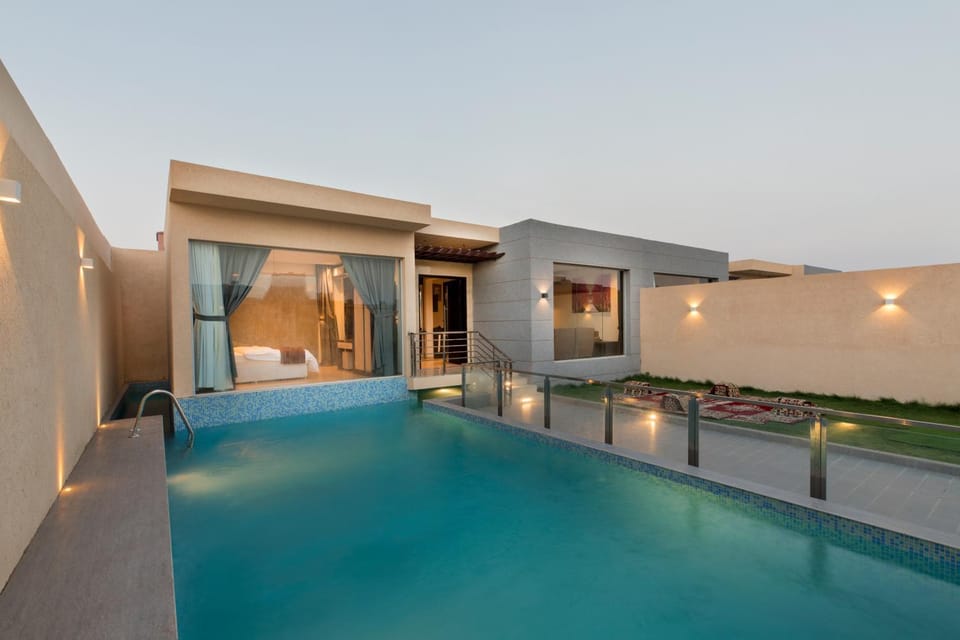Property building, Swimming pool