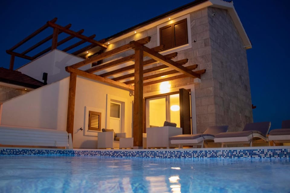 Patio, Garden, Balcony/Terrace, Swimming pool