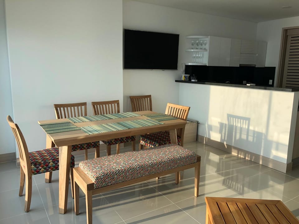 Living room, Dining area