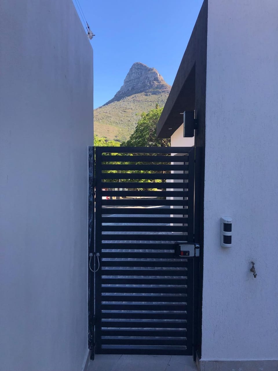 Studio @ Montana Apartment in Camps Bay