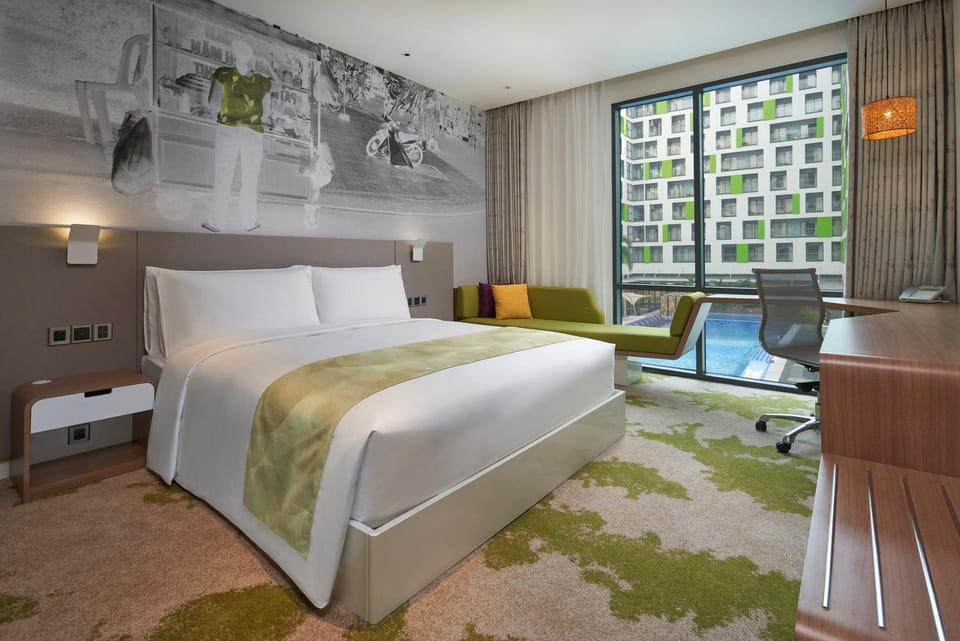 Bed, Photo of the whole room, Pool view