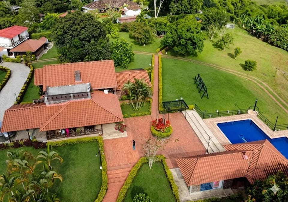 Property building, Bird's eye view, Garden, Swimming pool