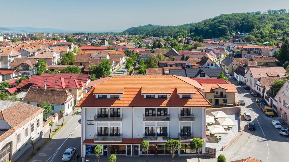 Sub Cetate Bed and Breakfast in Brașov County