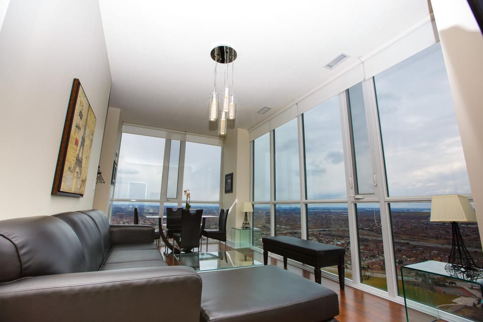 Pathway Suites Apartment in Mississauga