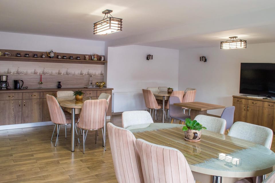 Restaurant/places to eat, Meals