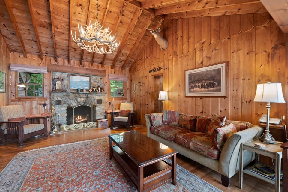 Dreamy Paradise Point House in Lake George