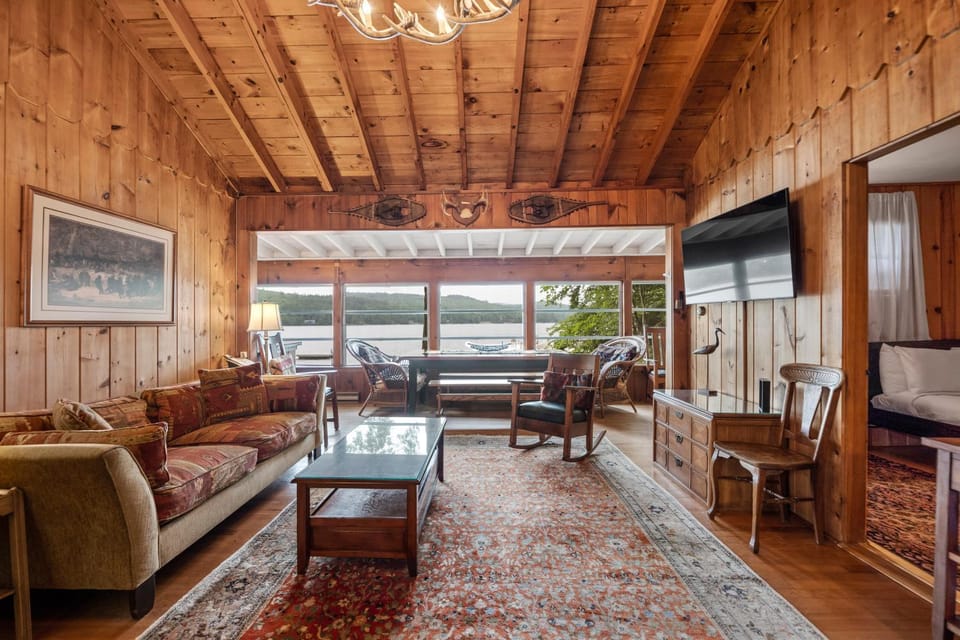 Dreamy Paradise Point House in Lake George