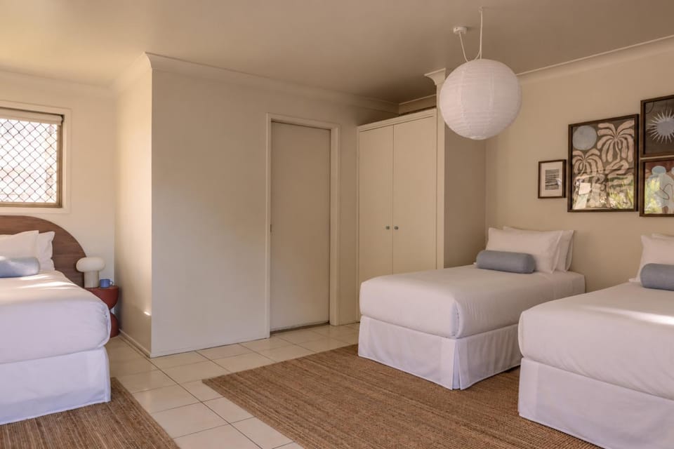 Gold Coast Airport Motel - Only 300 Meters To Airport Terminal Motel in Bilinga