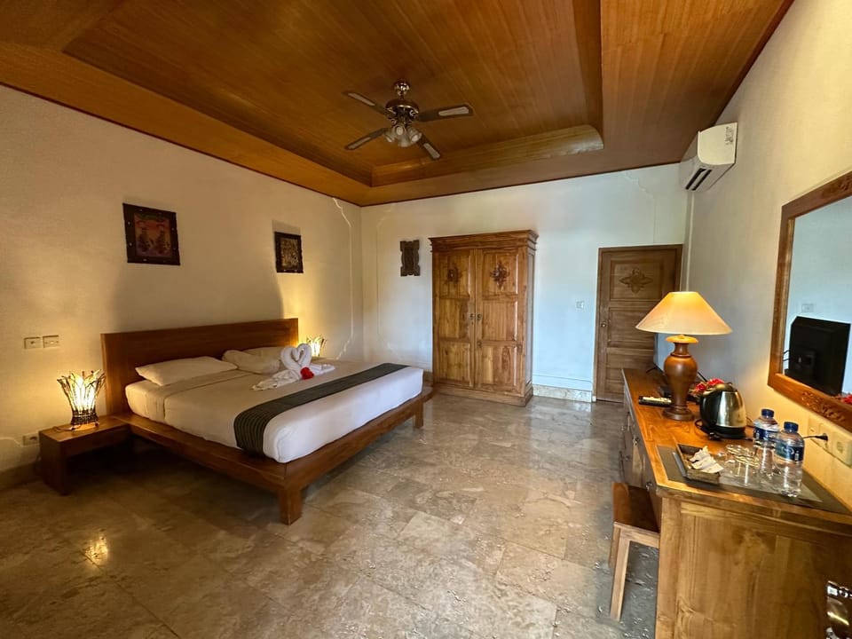 Pondok Bambu Resort - 5 Stars Padi Dive Centre Bed and Breakfast in Karangasem Regency
