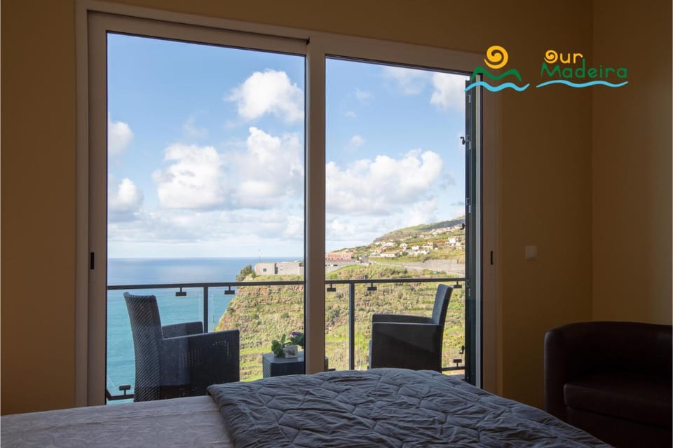 Balcony/Terrace, Mountain view, Sea view