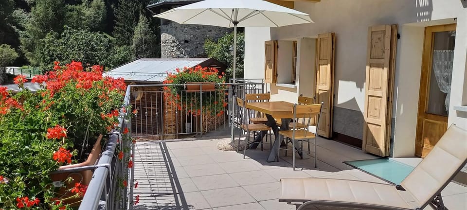 Property building, Solarium, Balcony/Terrace