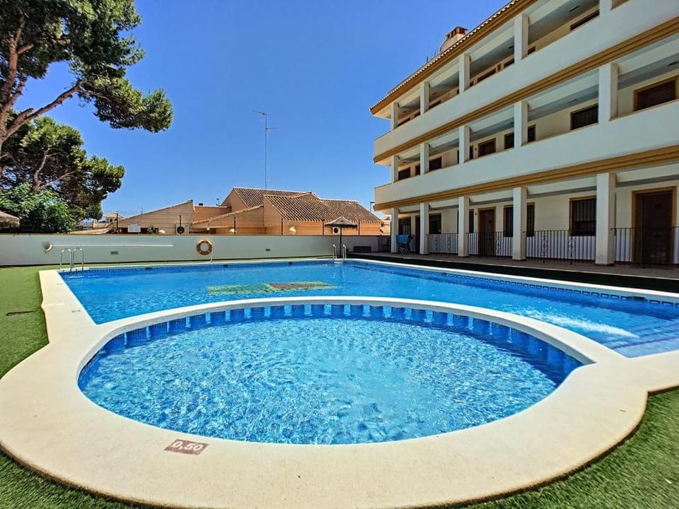 Swimming pool, Swimming pool