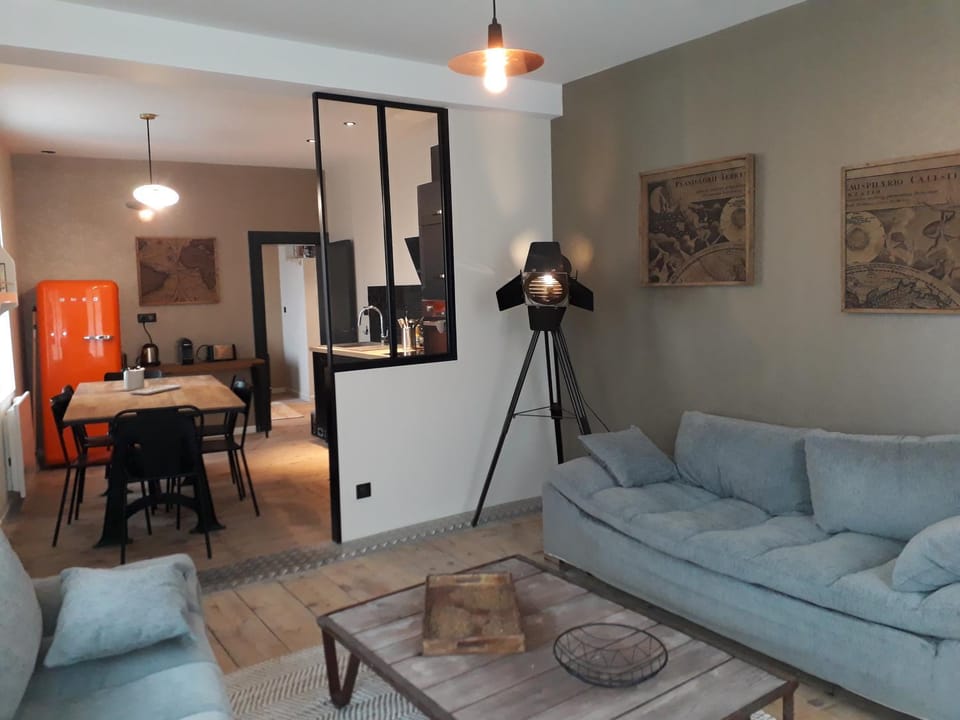 Living room, Dining area