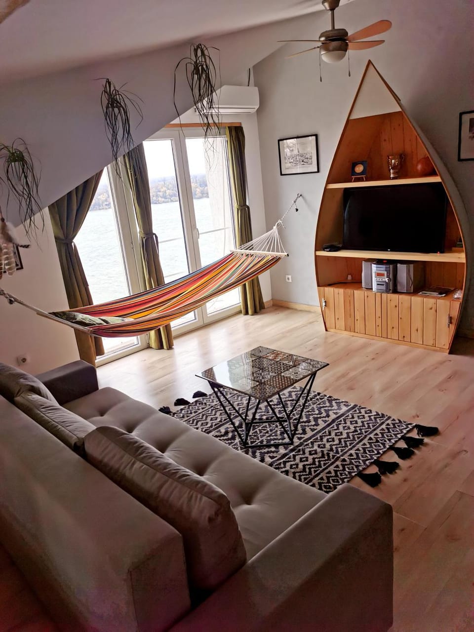 Gardos riverview Apartment in Belgrade