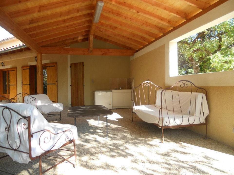 Property building, Patio, Balcony/Terrace