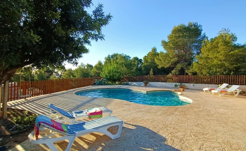 Casa Mariseta y Tonet, naturaleza a 2 km del mar, piscina con jacuzzi House in Calp